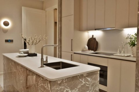 Condominio de 3 dormitorios en Khlong Toei, Bangkok, Tailandia № 152396 - foto 9