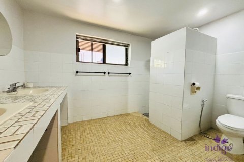Casa de 4 dormitorios en Chiang Mai, Tailandia № 162643 - foto 13