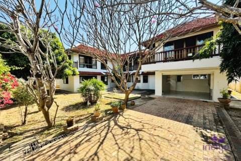 Maison à Chiang Mai, Thaïlande 4 chambres № 162643