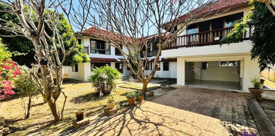 Casa de 4 dormitorios en Chiang Mai, Tailandia № 162643