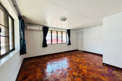 Casa de 4 dormitorios en Chiang Mai, Tailandia № 162643 - foto 11
