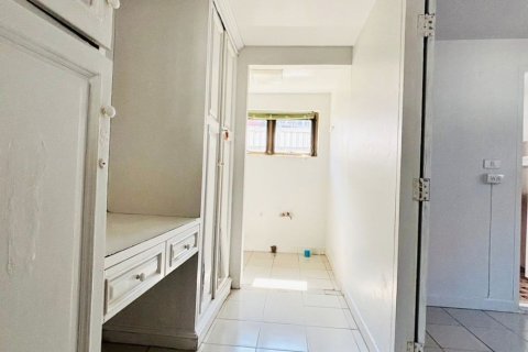 Casa de 4 dormitorios en Chiang Mai, Tailandia № 162643 - foto 17
