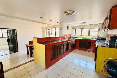Casa de 4 dormitorios en Chiang Mai, Tailandia № 162643 - foto 4