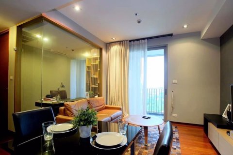 Condo in Khlong Toei, Bangkok, Thailand, 2 bedrooms № 47659 - photo 2