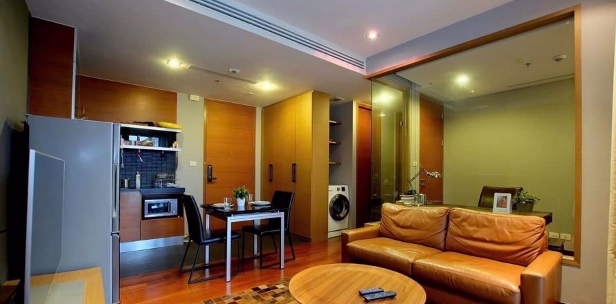 Condo in Khlong Toei, Bangkok, Thailand, 2 bedrooms № 47659