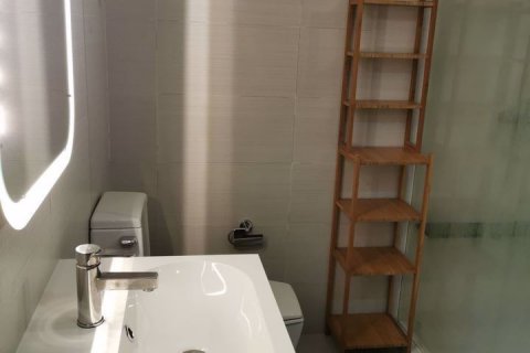 Condominio de 2 dormitorios en Khlong Toei, Bangkok, Tailandia № 47654 - foto 11