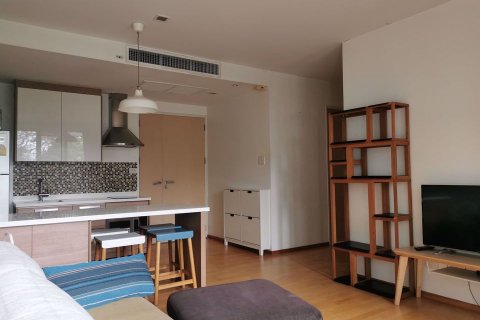 Condominio de 2 dormitorios en Khlong Toei, Bangkok, Tailandia № 47654 - foto 3