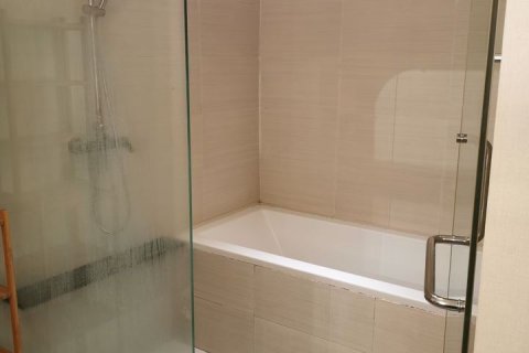 Condominio de 2 dormitorios en Khlong Toei, Bangkok, Tailandia № 47654 - foto 10