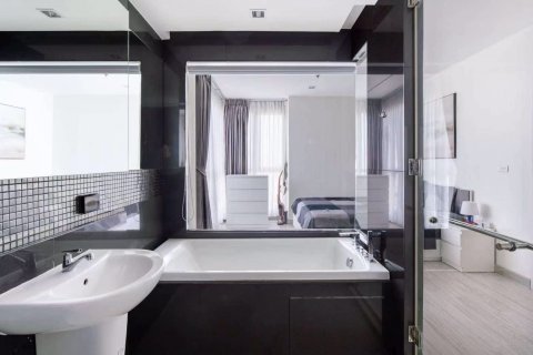Condo à Khlong Toei, Bangkok, Thaïlande, 2 chambres  № 47655 - photo 12