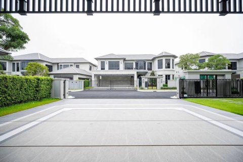 Haus in Bang Kapi, Bangkok, Thailand 4 Schlafzimmer № 152379 - Foto 2