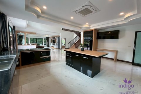 Casa de 5 dormitorios en San Sai, Tailandia № 152374 - foto 11