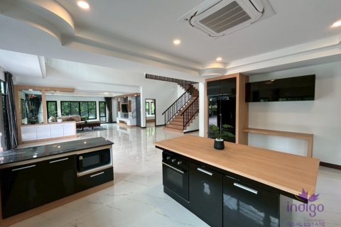 Casa de 5 dormitorios en San Sai, Tailandia № 152374 - foto 12