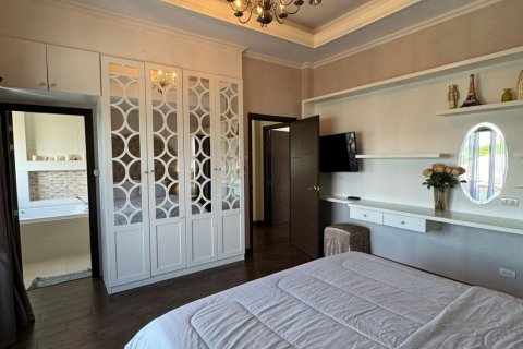 Casa de 3 dormitorios en Pattaya, Tailandia № 173460 - foto 10