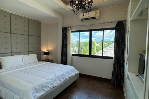 Casa de 3 dormitorios en Pattaya, Tailandia № 173460 - foto 8
