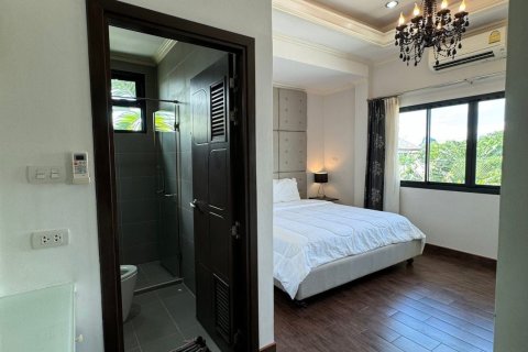Casa de 3 dormitorios en Pattaya, Tailandia № 173460 - foto 9