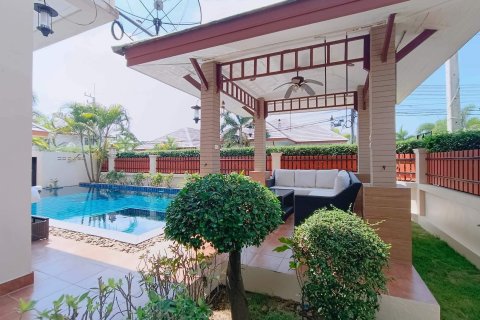 House in Pattaya, Thailand 3 bedrooms № 173460