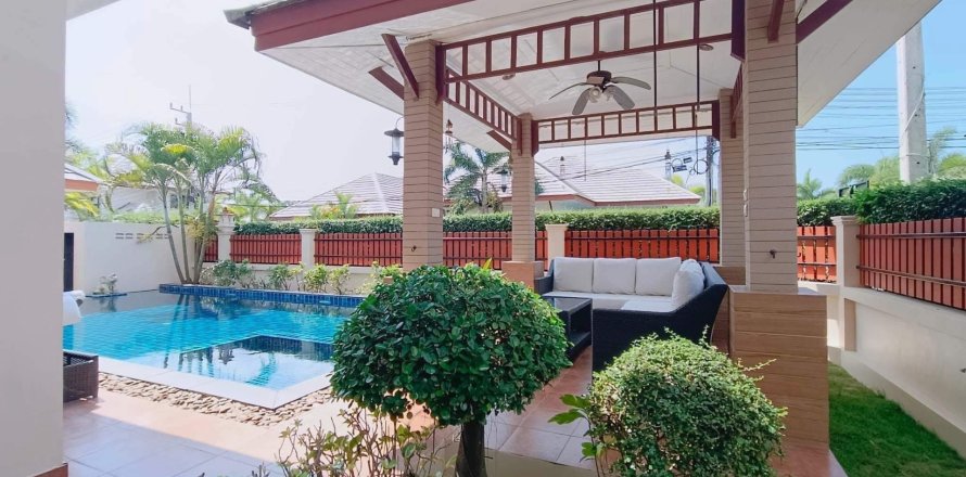 Casa de 3 dormitorios en Pattaya, Tailandia № 173460