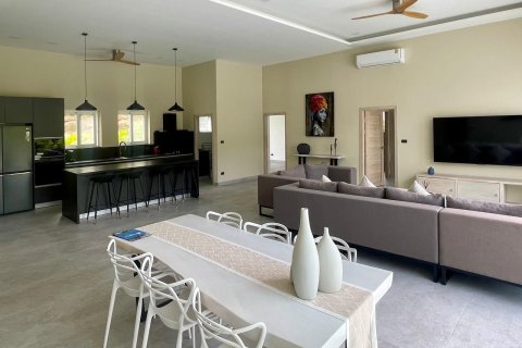 Villa in Ko Samui, Thailand 4 bedrooms № 167729 - photo 3