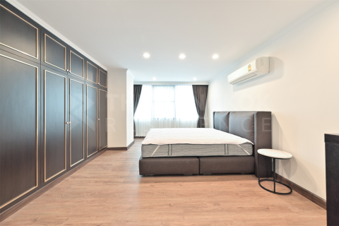 Condo in Bangkok, Thailand, 3 bedrooms № 187146 - photo 3