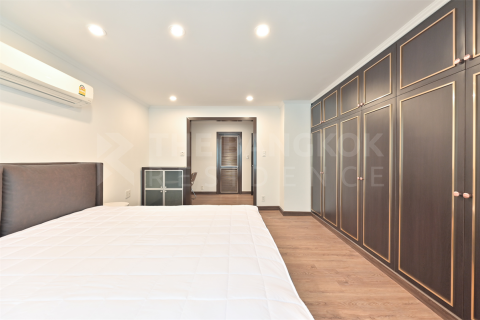 Condo in Bangkok, Thailand, 3 bedrooms № 187146 - photo 8
