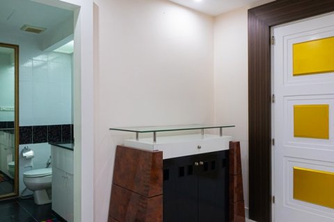 Condominio de 3 dormitorios en Bangkok, Tailandia № 65891 - foto 13