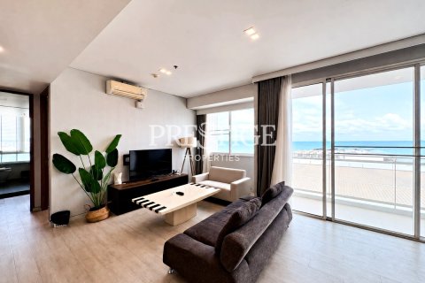 Condo in Pattaya, Thailand, 3 bedrooms № 197498 - photo 2
