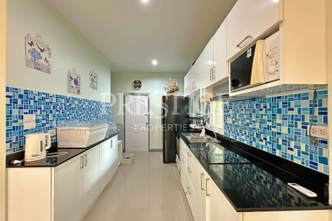 Casa de 3 dormitorios en Pattaya, Tailandia № 220683 - foto 10