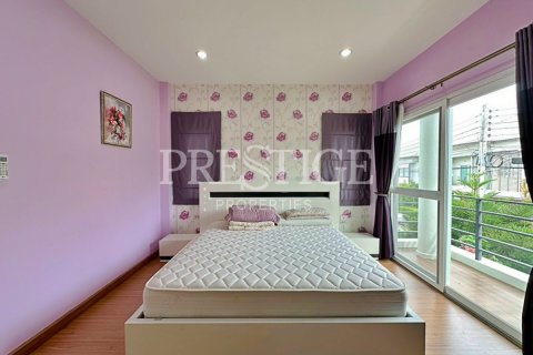 Casa de 3 dormitorios en Pattaya, Tailandia № 220683 - foto 14
