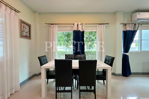 Casa de 3 dormitorios en Pattaya, Tailandia № 220683 - foto 7