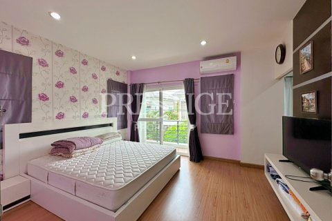 Casa de 3 dormitorios en Pattaya, Tailandia № 220683 - foto 13
