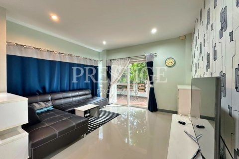 Casa de 3 dormitorios en Pattaya, Tailandia № 220683 - foto 3
