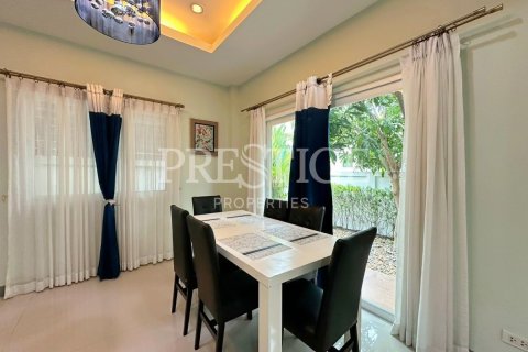 Casa de 3 dormitorios en Pattaya, Tailandia № 220683 - foto 6