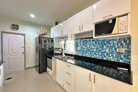 Casa de 3 dormitorios en Pattaya, Tailandia № 220683 - foto 12