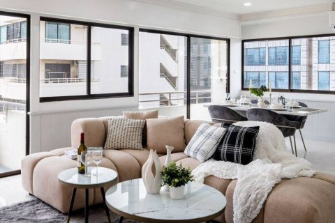 Condominio de 2 dormitorios en Khlong Toei, Bangkok, Tailandia № 134697 - foto 5
