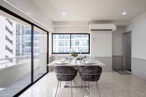 Condominio de 2 dormitorios en Khlong Toei, Bangkok, Tailandia № 134697 - foto 7