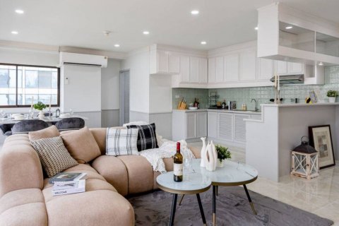 Condominio de 2 dormitorios en Khlong Toei, Bangkok, Tailandia № 134697 - foto 9