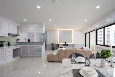 Condominio de 2 dormitorios en Khlong Toei, Bangkok, Tailandia № 134697 - foto 3