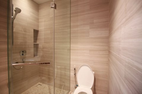 Condominio de 2 dormitorios en Watthana, Bangkok, Tailandia № 200632 - foto 10