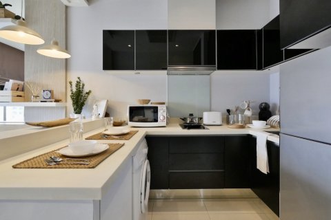 Condominio de 1 dormitorio en Watthana, Bangkok, Tailandia № 200636 - foto 11