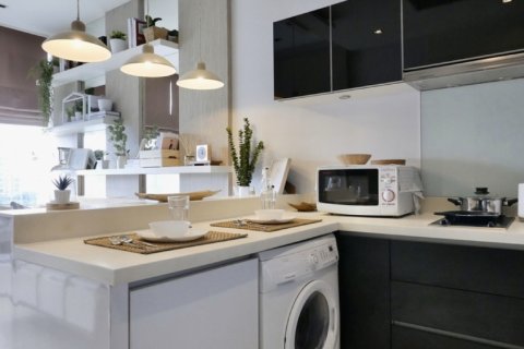 Condominio de 1 dormitorio en Watthana, Bangkok, Tailandia № 200636 - foto 10