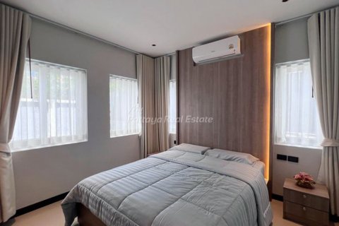 Casa de 5 dormitorios en Bang Lamung, Tailandia № 178977 - foto 15