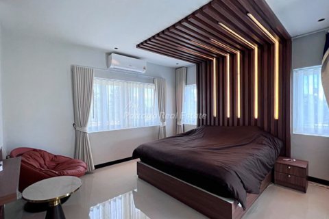 Casa de 5 dormitorios en Bang Lamung, Tailandia № 178977 - foto 12