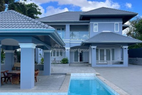 House in Bang Lamung, Thailand 5 bedrooms № 178977
