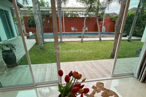 Casa de 4 dormitorios en Pattaya, Tailandia № 178978 - foto 10