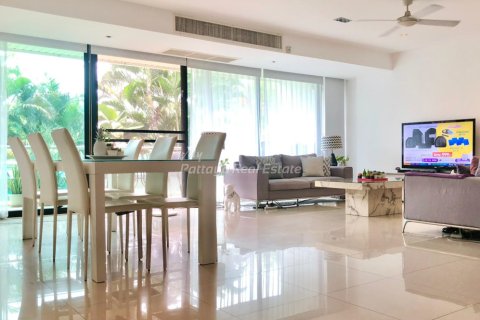Condo in Pattaya, Thailand, 2 bedrooms  № 178982