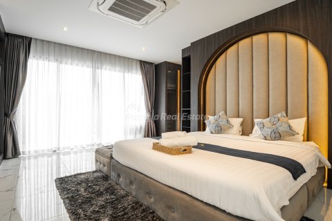 Casa de 4 dormitorios en Bang Lamung, Tailandia № 178981 - foto 30