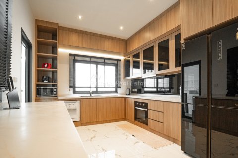 Casa de 4 dormitorios en Bang Lamung, Tailandia № 178981 - foto 10
