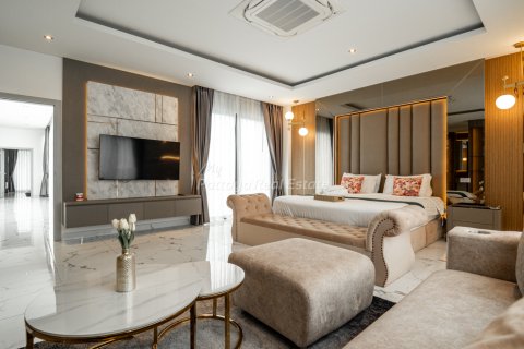 Casa de 4 dormitorios en Bang Lamung, Tailandia № 178981 - foto 17