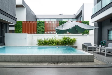 Casa de 4 dormitorios en Bang Lamung, Tailandia № 178981 - foto 2