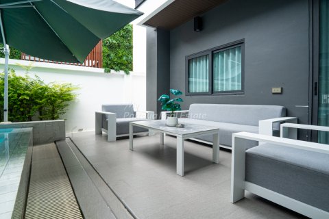 Casa de 4 dormitorios en Bang Lamung, Tailandia № 178981 - foto 4